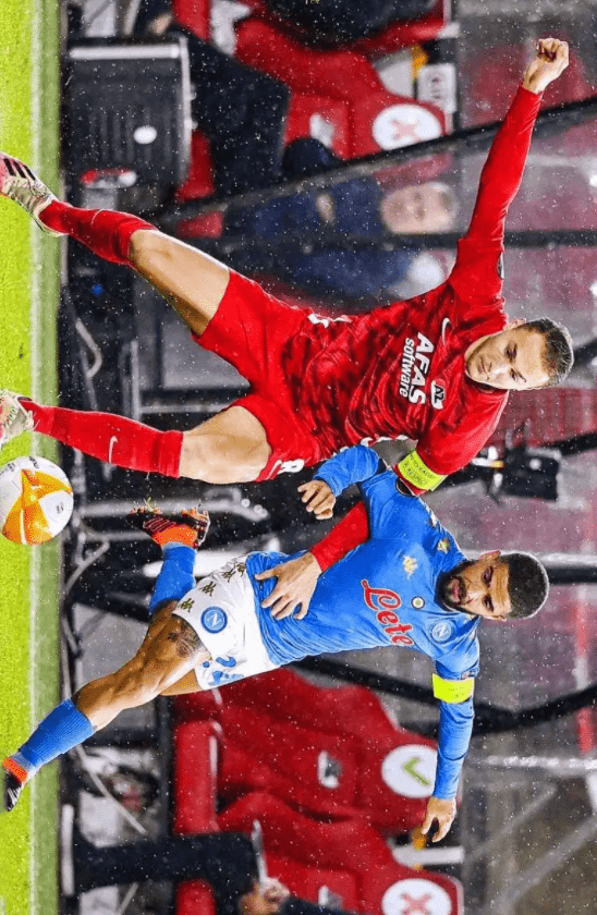 凭借防线的 凭借防线的